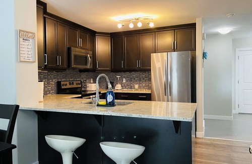 Stonebridge House | The Sophie's @ Sask (3BR/2.5BA)