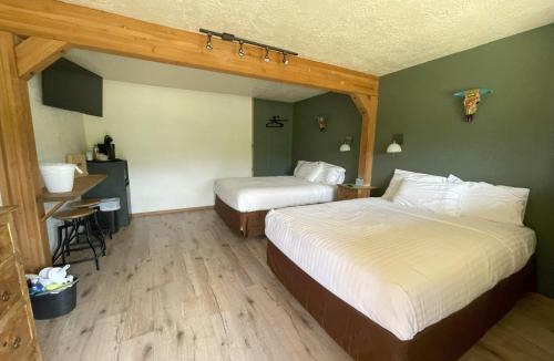 South Fork Cabin | The Spruce Lodge