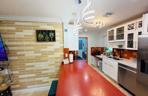 North Miami Beach Villa | The Sun Gardens Villa