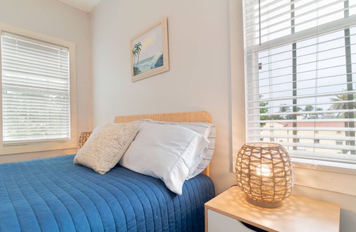 Palm Beach Condo | The Sunset 34 |1 Block to the Ocean | Island 1bd +parking