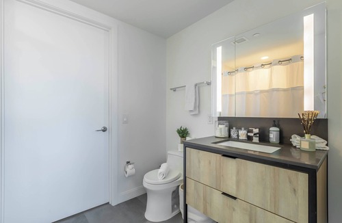 East Cambridge Apartment | The symphony residence