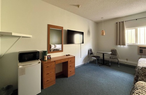 Lucky Lake Hotel | The Trail Inn Lucky Lake SK