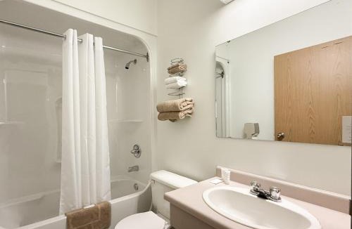 Lucky Lake Hotel | The Trail Inn - Lucky Lake, SK - Hwy 42 & Main Street