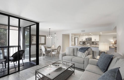Delray Beach Condo | The Ultimate Getaway in Delray Racquet Club - Beach Chic