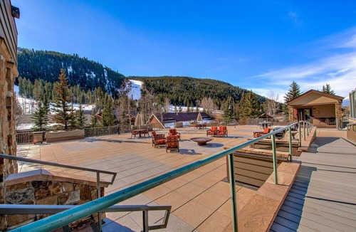 Mountain House Apartment | The ultimate ski studio at Keystone! Upgraded with a premium king size bed.