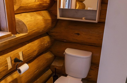 Vernon Cabin | The View Point Lodge - sauna/cold plunge/hot tub