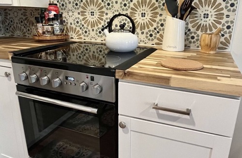 Fort Pierce House | This Cozy Cottage is located a few minutes from the downtown area and the beach.