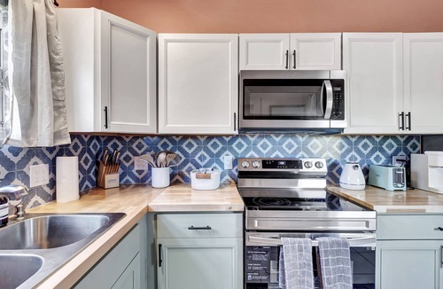 Parker Ridge House | This house is a 3 bedroom(s), 1 bathrooms, located in West Palm Beach, FL.