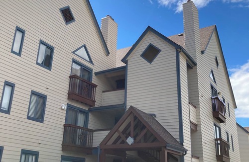 Englewood Apartment | This private, quiet studio is very comfortable, perfect for two people.