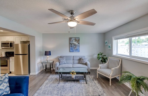 Singer Island Apartment | Three condos less than a mile to the beach with courtyard and charcoal grill