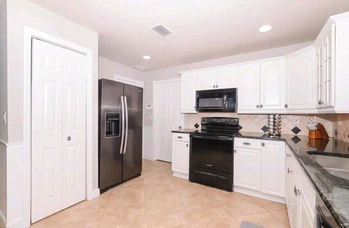 Fort Pierce House | Thumb Point Oasis w/Heated Pool- walk to beach!