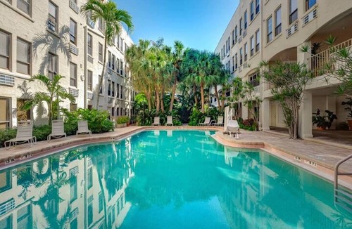 Palm Beach - West Palm Beach Apartment | Tiffany's Exclusive Palm Beach Hotel