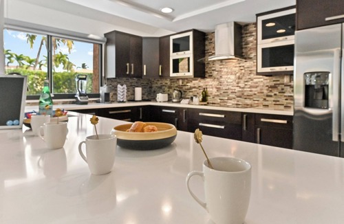 Deerfield Beach House | Tiki Escape: Heated Pool & Luxe King Suite