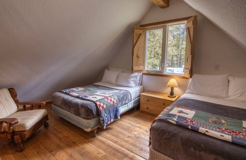 East Kootenay Hotel | Timbers Resort | 2BR | Cabin 8