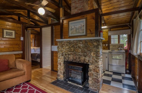 East Kootenay Hotel | Timbers Resort | 2BR | Cabin 4