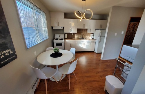 Old Strathcona Condo | TOP FLOOR - BALCONY - WALKABLE - UNIVERSITY - DOWNTOWN - WHYTE AVE -TRANSIT