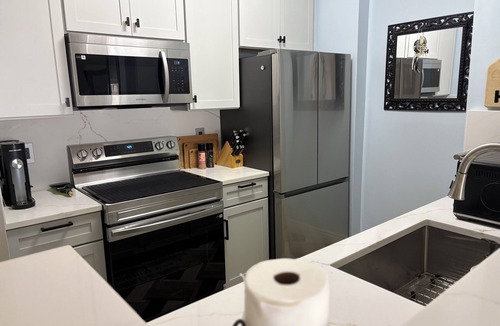 Downtown West Palm Beach Condo | Top Floor Living/Penthouse 1BR Condo in the Heart of Cityplace, WPB