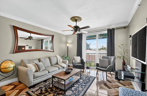 Downtown West Palm Beach Condo | Top Floor Living/Penthouse 1BR Condo in the Heart of Cityplace, WPB
