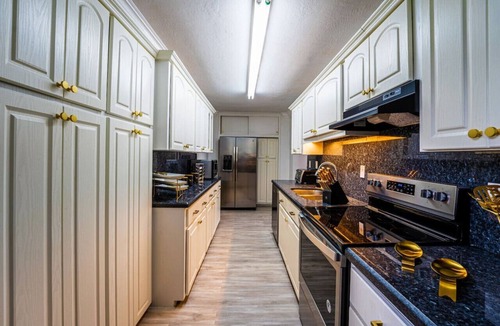 Pembroke Pines Villa | Top Villa BBQ, Game Room, Hot Tub and Pool