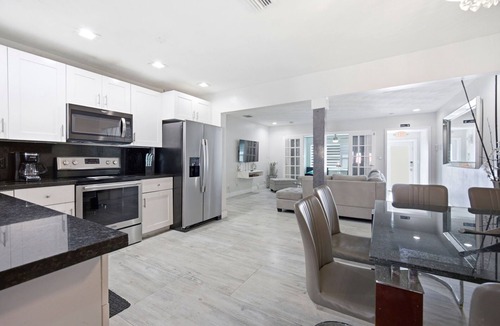 Little Ranches Villa | Total Oasis @ Private Villa in Hollywood FL for a large groups 3 Miles to beach