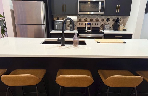 Red Deer House | Townhouse - 2 bedrooms, both ensuites!