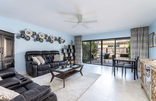 Palm Beach Shores House | Townhouse in Palm Beach Shores