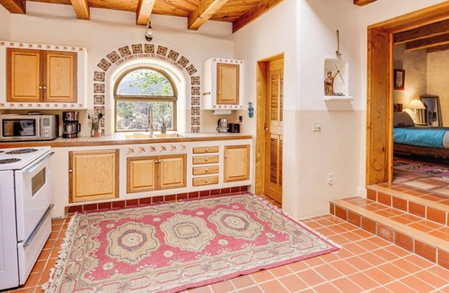 Taos Apartment | Traditional Taos Adobe Casita: Comfortable & Quiet
