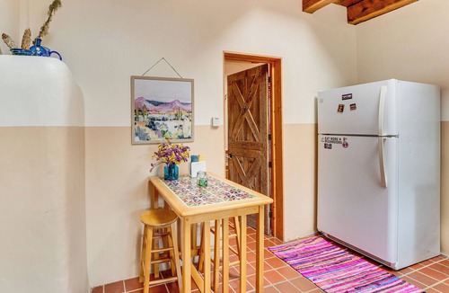 Taos Apartment | Traditional Taos Adobe Casita: Comfortable & Quiet