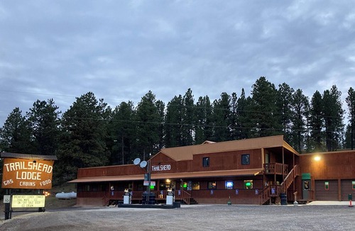 Deadwood House | Trailshead Lodge - Cabin 4