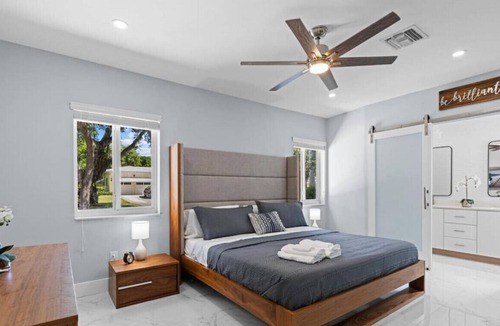 El Portal House | Tranquil 3 BR Oasis in El Portal with Pool and BBQ