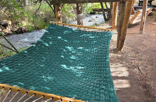 Cedaredge Cabin | Tranquil Aspen Retreat with Full Kitchen & Cozy Charm at the Cedaredge Lodge.