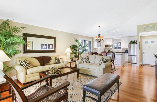 Palm Beach Gardens House | Tranquil cottage private patio and community pool