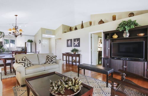 Palm Beach Gardens House | Tranquil cottage private patio and community pool