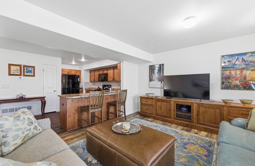 Cheyenne House | Tranquil Family Retreat-15 min to Frontier Days Fairgrounds -Dog Friendly