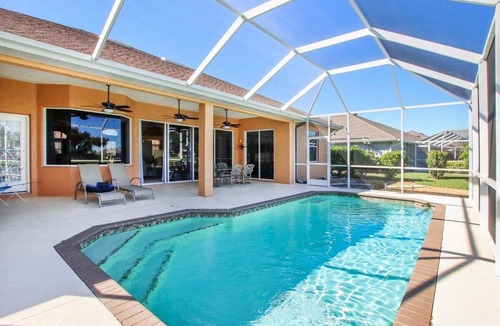 North Port House | Tranquil lakefront pool home in North Port - Rod And Reel