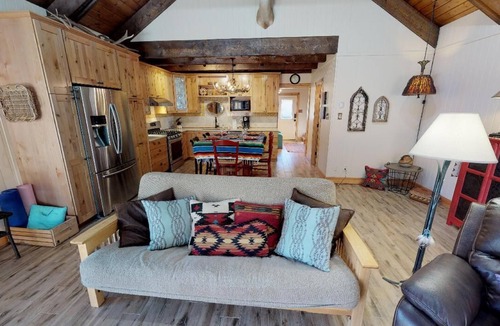 Red River Cabin | Tranquil Little Cabin on the River with High Speed Wifi