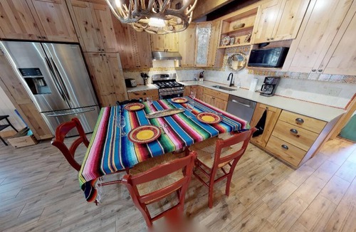 Red River Cabin | Tranquil Little Cabin on the River with High Speed Wifi