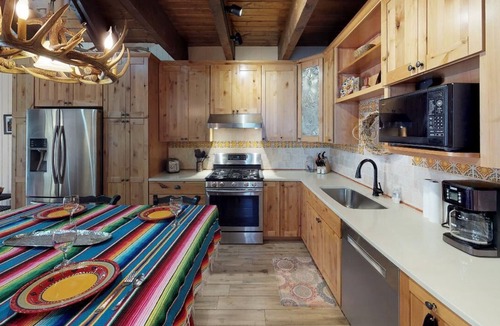 Red River Cabin | Tranquil Little Cabin on the River with High Speed Wifi