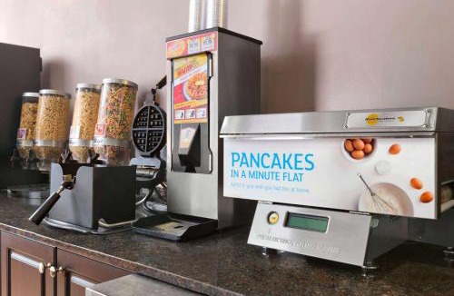 Meadow Lake Hotel | Travelodge by Wyndham Meadow Lake