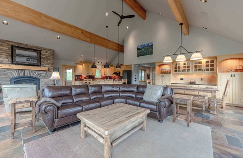 Mount Crested Butte House | Treasury House, hot tub, sauna, pet ok, walk to the slopes!