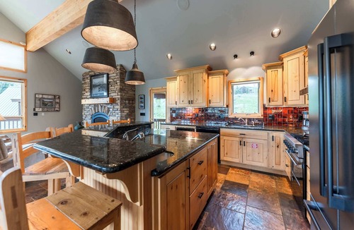 Mount Crested Butte House | Treasury House, hot tub, sauna, pet ok, walk to the slopes!