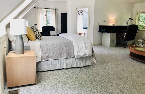 Manchester Center Apartment | Treehouse Guest Suite in Manchester