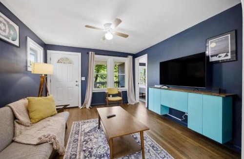 Tremont Apartment | Tremont 3BR - Walk to Dining - Near Downtown