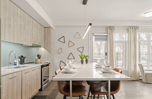 Edmonton Condo | Trendy Boutique Condo | Near University | 5 min DT