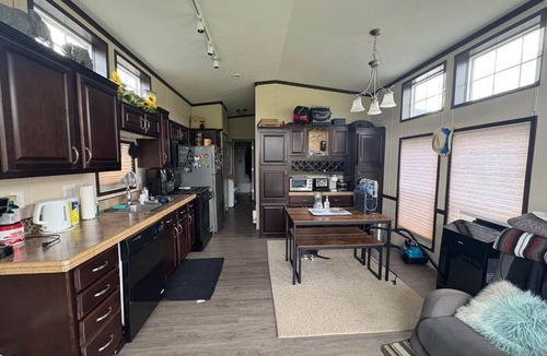 Entwistle House | Trestle Creek Getaway | Private Park Model with View & Resort Fun