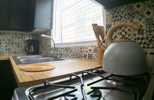 Coral Way Apartment | Tropical Charm - Little Havana/Calle Ocho 3
