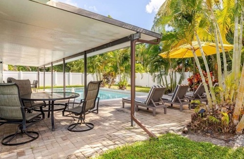 Delray Beach House | Tropical Delray Beach Villa with heated pool