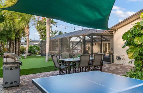 West Palm Beach Villa | Tropical Luxury Paradise - Fully Renovated in WPB