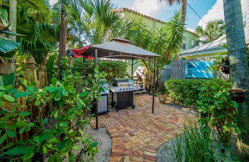 Grandview Heights Condo | Tropical Nola - Pool, Beach, Shops, and Restaurants, The Square, Downtown