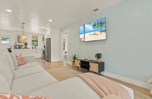 Southwest House | Tropical Oasis with Private Pool near Downtown West Palm Beach!